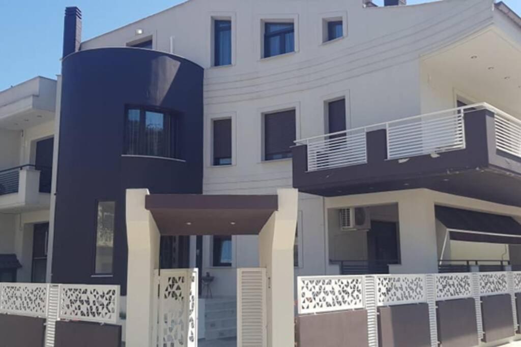 Aretousa - Center Luxury Suites 1 Nea Peramos  Exterior photo