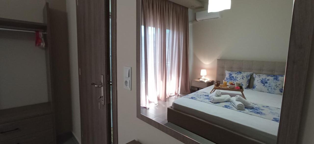 Aretousa - Center Luxury Suites 1 Nea Peramos  Exterior photo