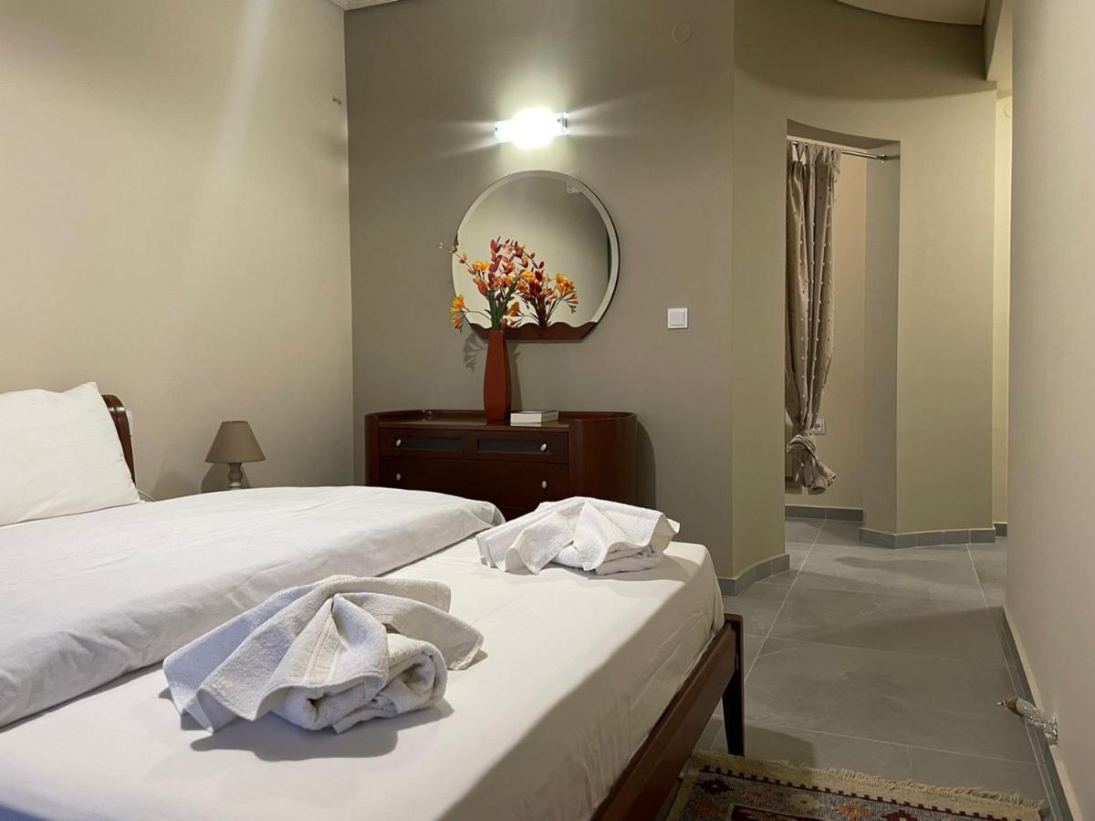 Aretousa - Center Luxury Suites 1 Nea Peramos  Exterior photo