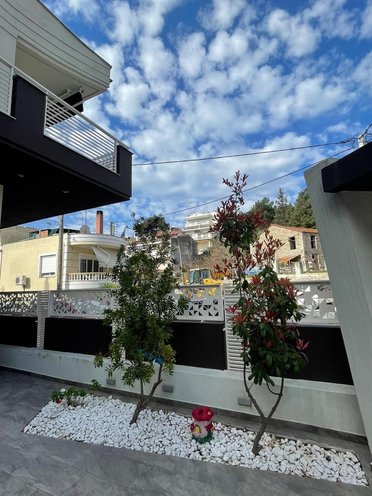 Aretousa - Center Luxury Suites 1 Nea Peramos  Exterior photo