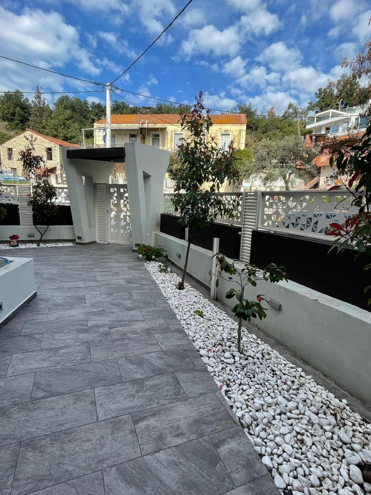 Aretousa - Center Luxury Suites 1 Nea Peramos  Exterior photo